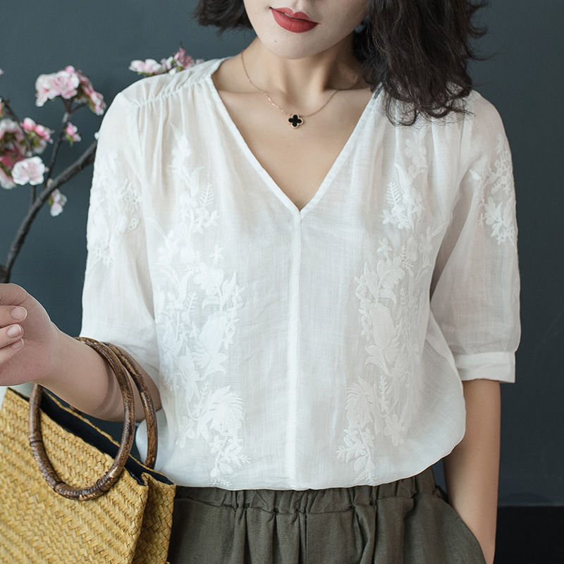 膝盖怕凉的女人，阴雨天少穿连衣裙!试试这种棉麻装，好穿还洋气