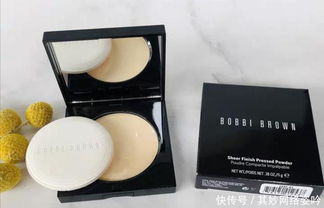  [感觉]夏季也爱化妆的女人，除了散粉，还有哪些东西能让妆容更持久？