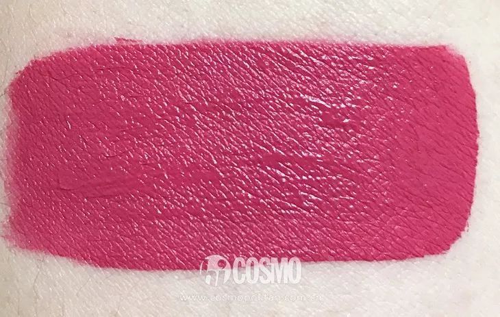 彩妆迷 | 衣橱中必有小黑裙，那么唇膏中的“小黑裙”是哪个色号?