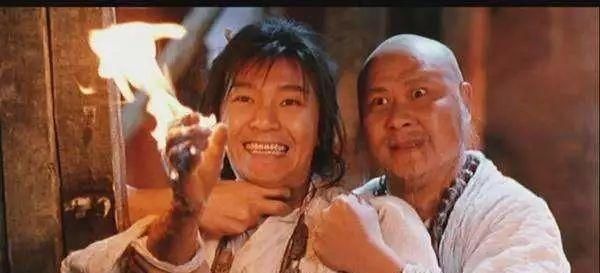 龙套■有些人表面上给周星驰演龙套, 背地里却是名声在外的大导演