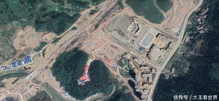 『卫星』卫星上看重庆彭水老县城规模太小,在靛水建设了新县城