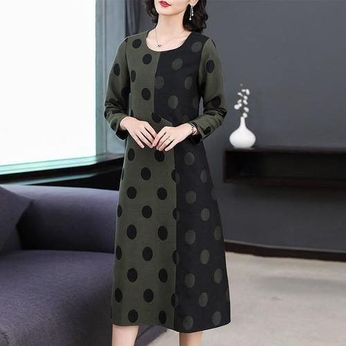 没骗你，过膝的裙子才好看！瞧下图女人这么穿，一个比一个美