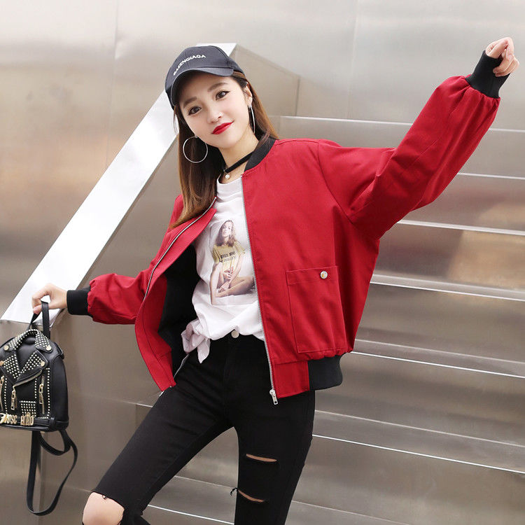 矮个子女人尽量别穿长外套,学下图这样穿搭,洋气显高更有女人味