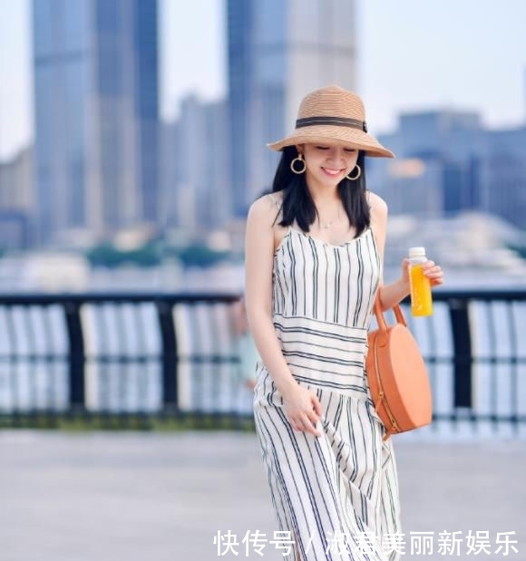 「满满的时」真正会穿的人,穿衬衫很少配小脚裤,看“三木”博主就知道了!