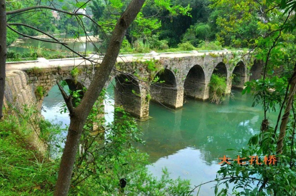 仅十几万人口的贵州小县，拥有堪比张家界的山，不输九寨沟的水!