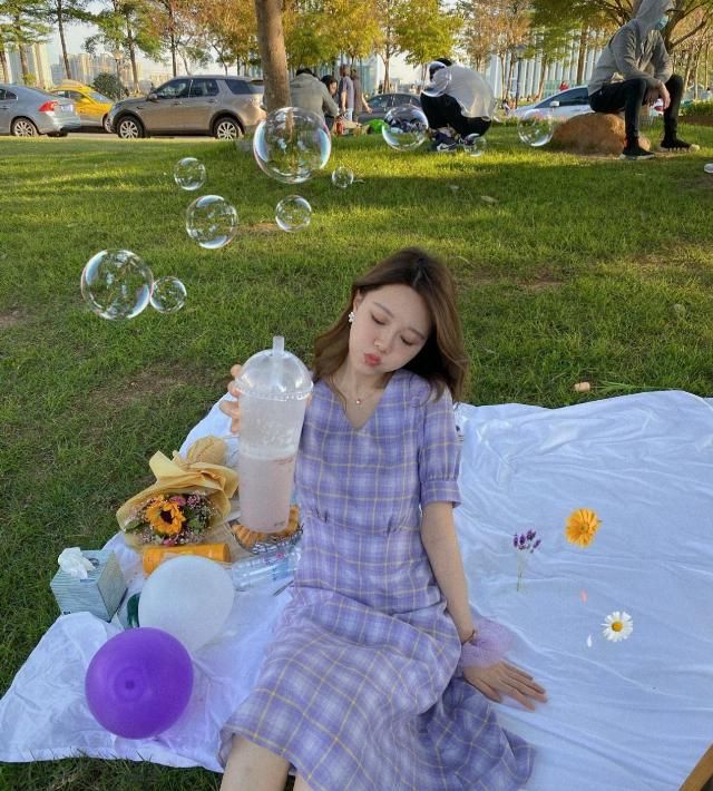  吊带连衣：年过三十岁少穿T恤！试试这三种超显气质的连衣裙，让你美到犯规