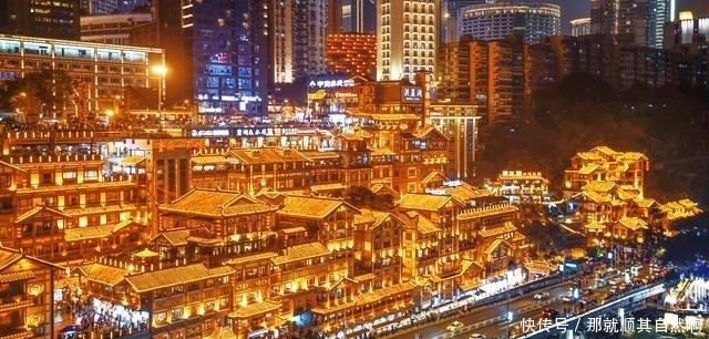 国内三座夜景最美的城市,上海仅排第二,第一是全球的不夜城