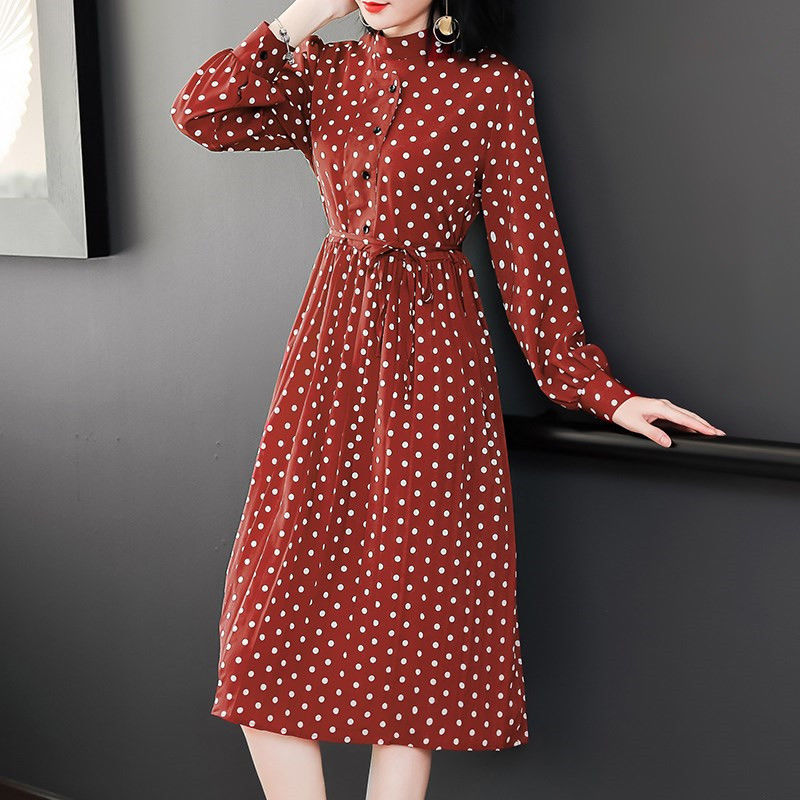 谁说高贵一定穿旗袍?大错特错!下面新款秋裙，能衬出你高贵气质