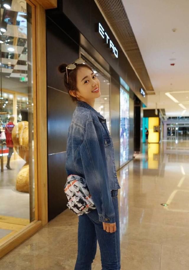 天冷了就学孙耀琦穿，连逛街都这么美！