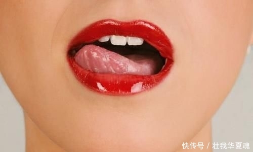  嘴角周围的皮肤：怎样能去掉嘴角两侧的黑东西 三个妙计待领取