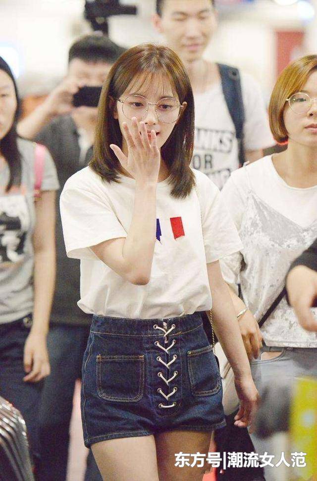 24岁鞠婧祎跟35岁吴昕撞衫，相差11岁，却被吴昕赢了个彻底