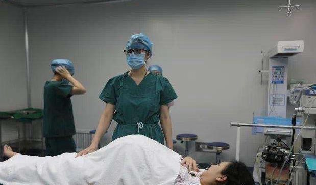  『出了产房之』生完孩子，见到老公后，多数产妇说过这3句话，哪一句戳中了你