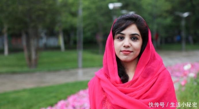 去巴基斯坦旅游，路遇当地美女求握手？导游：可千万别高兴得太早