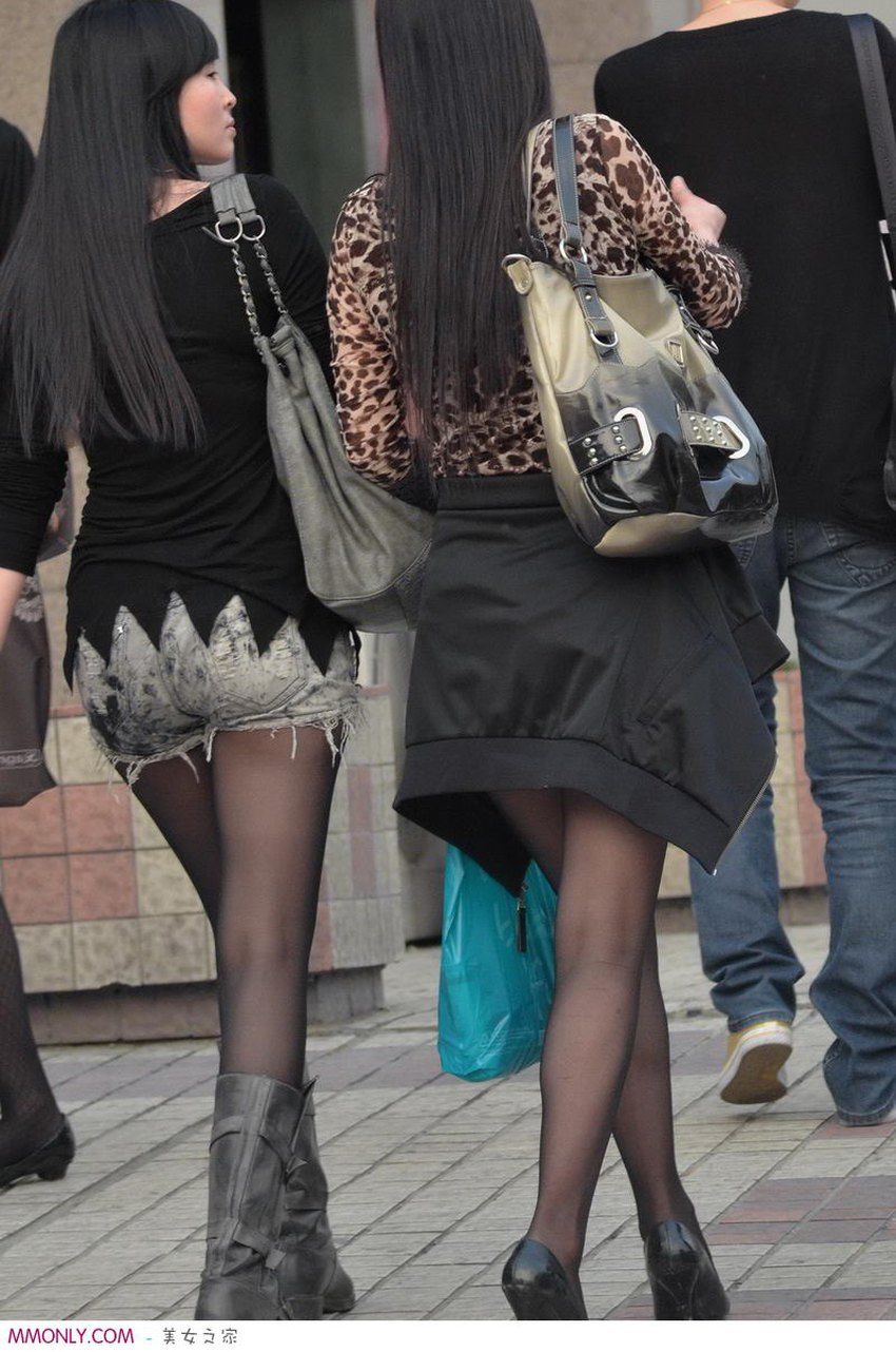 街拍，黑丝美女街头性感写真