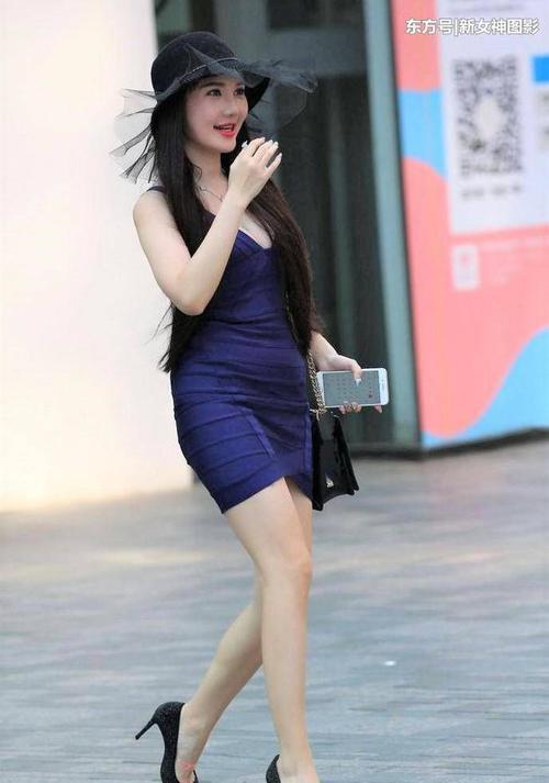 街拍美女：包臀裙配高跟鞋，优雅又迷人！