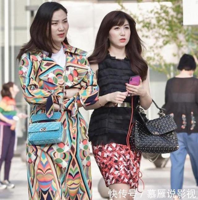 街拍:图1性感,图2迷人,图3姿势太诱人了!