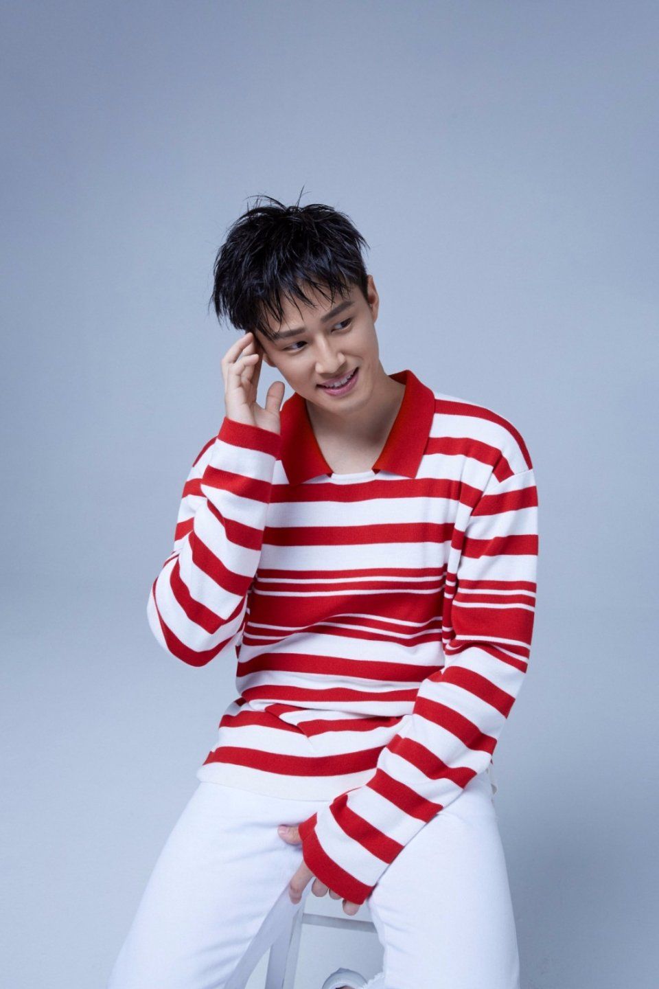 徐新洋演绎阳光暖男新标配 可盐可甜的《蓝白红三部曲》