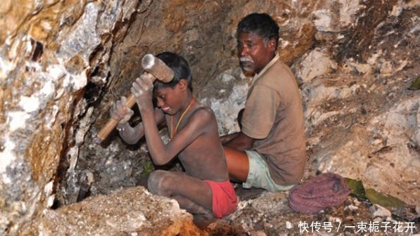  脸上：你脸上的高光和眼影，是20000个印度孩子拿命换的。