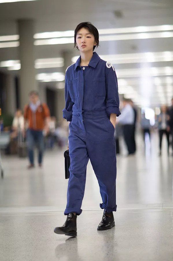 种草| 王菲又把工装连体裤穿火了，早秋抢占C位就靠它啦!