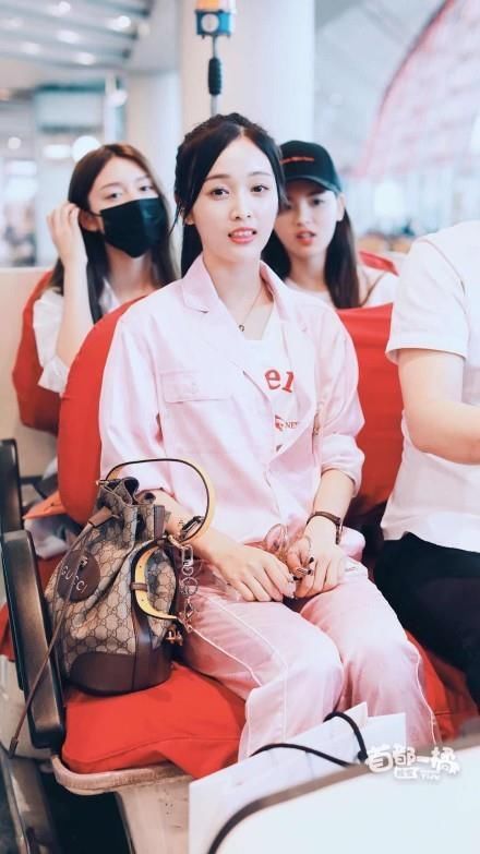 听说吴宣仪的这衣服火了？方便、舒适……买一套根本不够穿！