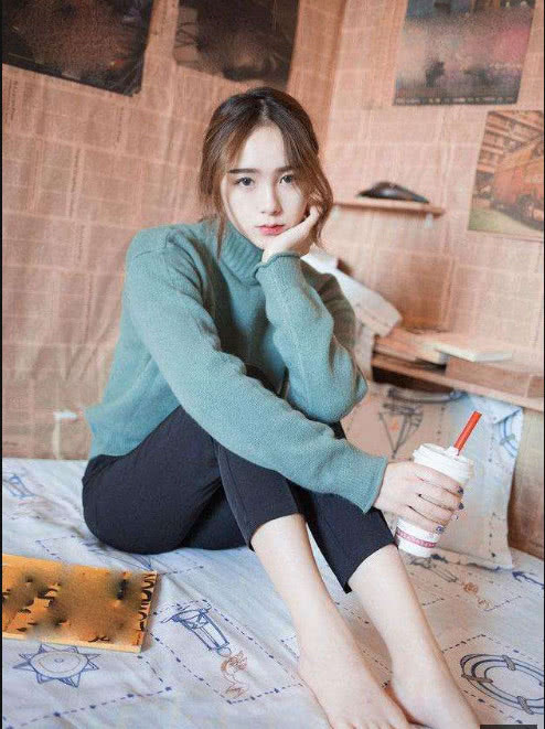 紧身裤整体看起来很有质感，尽显浪漫甜美气息，一点也不挑人