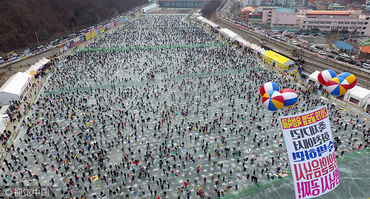 眼界 | 韩国华川鳟鱼节场面壮观