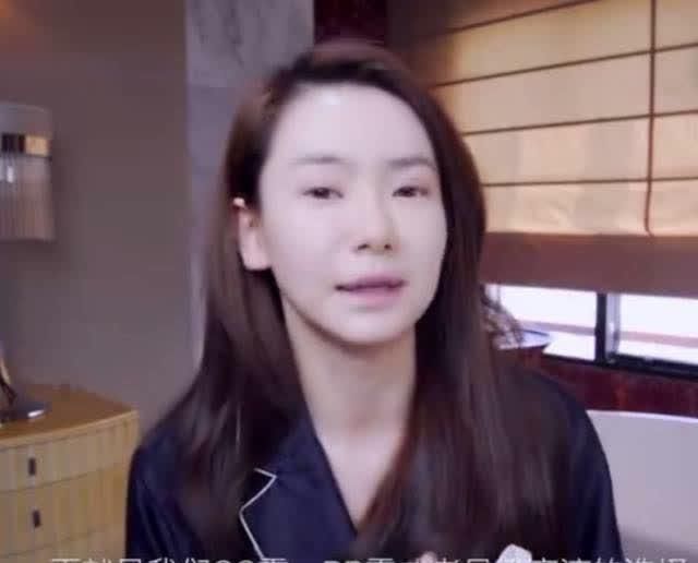 戚薇化身美妆博主，快看看她用了哪些硬生生的干货!