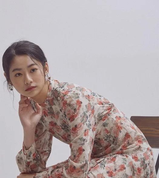  『为内搭』买新衣不如学“一衣多穿”,教你春天基础款怎么穿得舒服又好看?