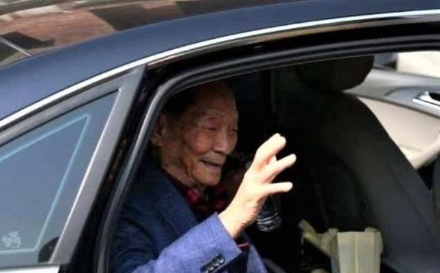 真正的中国隐形首富：这个90岁的老头，身价竟然超过了李嘉诚？