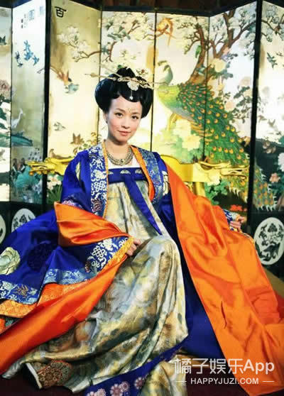 于正说他的服化道是全国第一…你是不是忘了前两年都拍过啥？