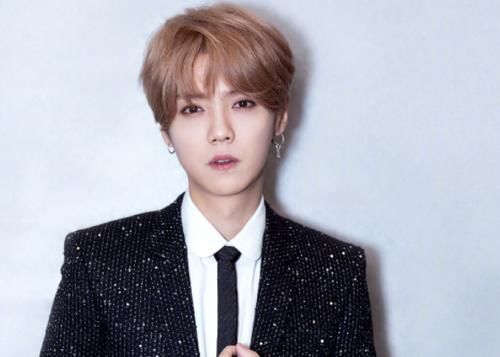 鹿晗:鹿晗更新微博,有谁注意工作室的留言《创造营2020》太难了