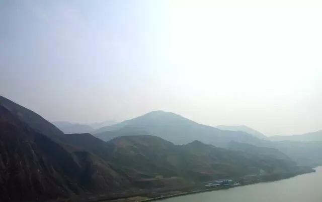 最穷二线城市：投资200亿挖穿黄河也要建地铁，如今建成创造奇迹