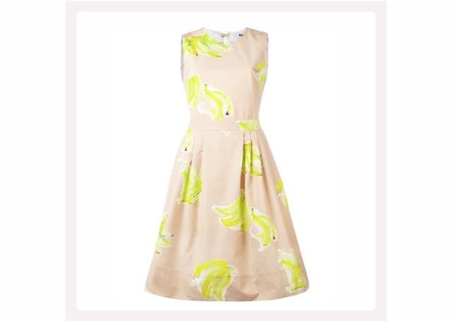 低调地露肉，性感得刚好，唐嫣同款美背了解一下