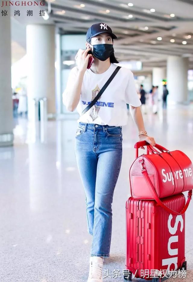 女明星私服PK，穿搭效果最佳的竟是她？