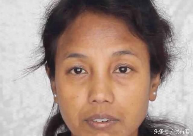 40多岁的环卫工阿姨第一次化妆，最后照镜子时她笑中带泪