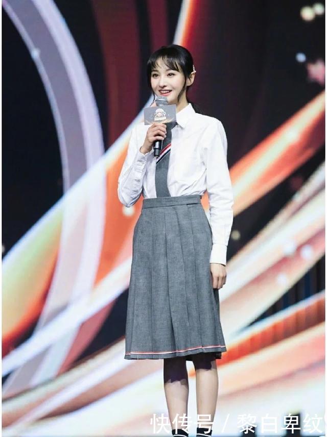  『那种』今年的白衬衫你准备好了吗？来get一下明星怎么穿，美过爱豆