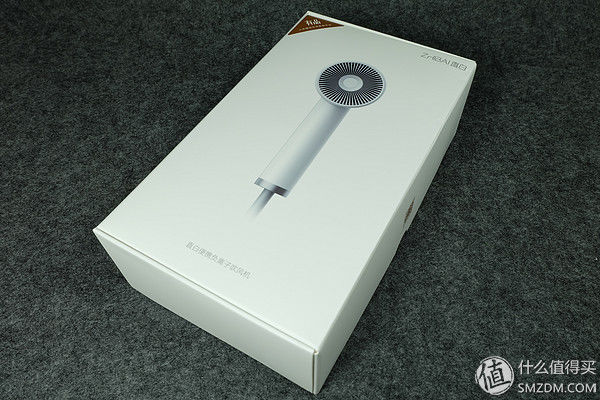 不只有颜值，还很有实力，但仍需改进:直白 HL3 便携负离子吹风机