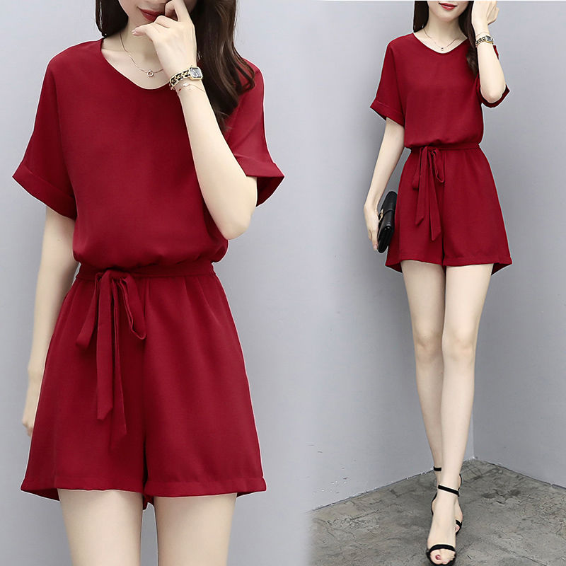 我1米53，却没人说我矮，只因穿这短裤套装，显高不止10公分