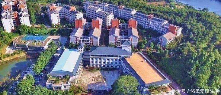  #GDP#中国第一个GDP破千亿镇子，只顾闷声发大财，现实力超过地