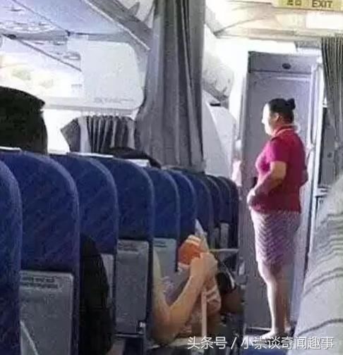 男子乘坐飞机，遇到一位“不一般”的空姐，网友：这飞机饭菜真好