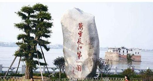 中国最独特建筑，浸泡长江中700年不倒，洪水过后安然无恙