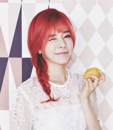 适合学生的中长发扎发图片！