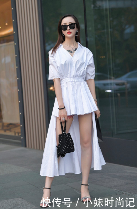 #性感#街拍:有一说一, 那么细的高跟也能走出自信, 就不怕断了?