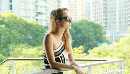 俄罗斯美女在上海打工三年，问为何不愿意回国发展，回答很意外！