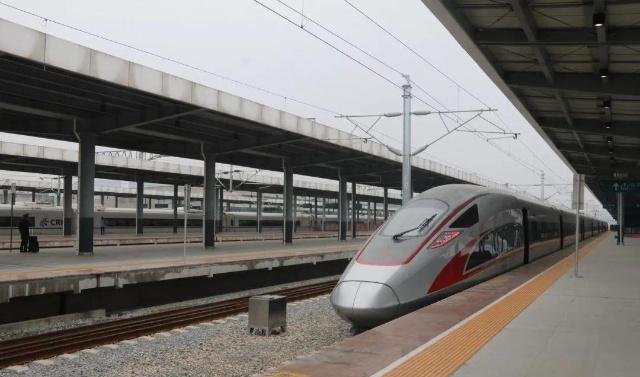 14条铁路开通、三条铁路开建，中国铁路厉害了！