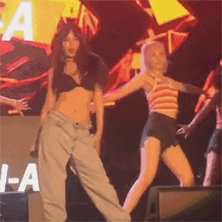 金泫雅｜19禁的性感小野马回归了，她为何如此迷人？