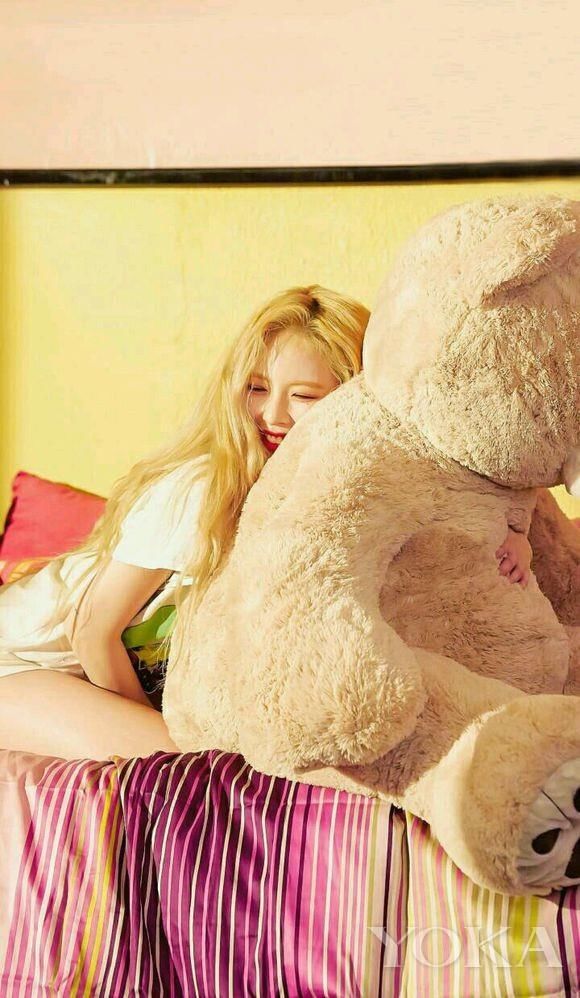 帅气性感女神泫雅 解锁夏日清凉穿搭