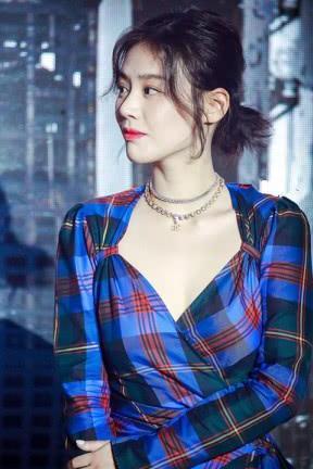 马思纯胖到不敢认，超短裙秀下身被无情吐槽：赶上沈月和刘亦菲了