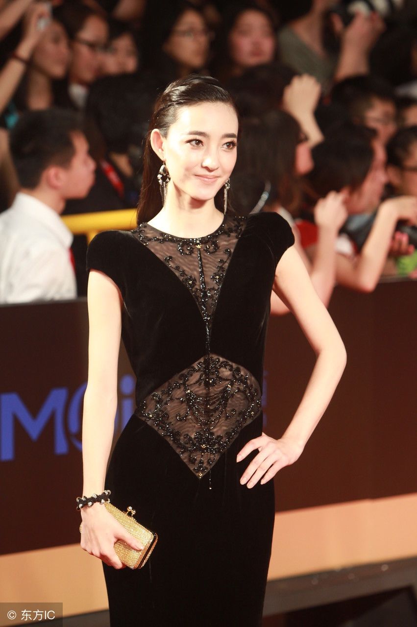 王丽坤还有过这样的打扮，网友:素颜女神厉害了!