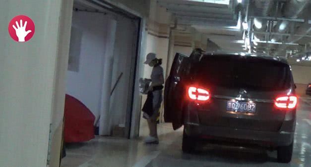 赵丽颖怀孕3个月，和冯绍峰地下恋情被曝光，微博大V求证真假?